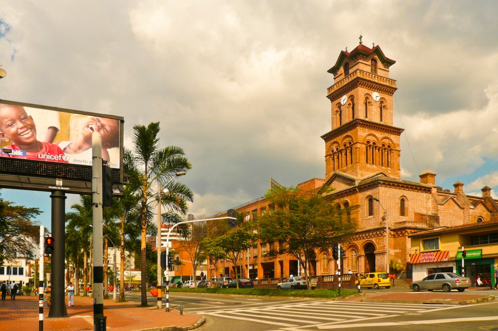 Iglesia_de_San_José_Parque_de_El Poblado_Medellín